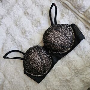 Victoria's Secret Black and Cream Lace Bra